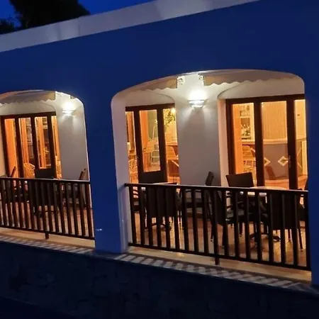 Apartment Luxuswohnung Fuer 4 Personen In *